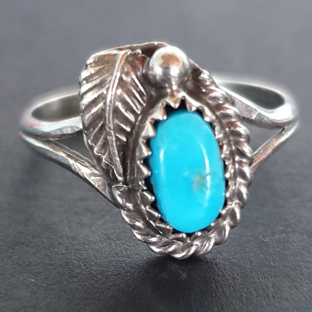 Dainty Vintage Native American Sleeping Beauty Turquoise Sterling Silver Ring